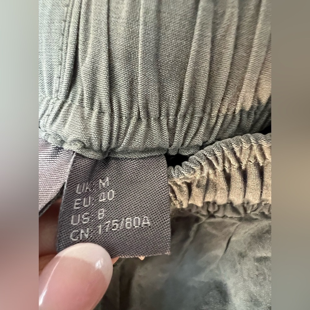 Sweaty Betty Quinn Cargo Ankle Pants Joggers M - Picture 7 of 10